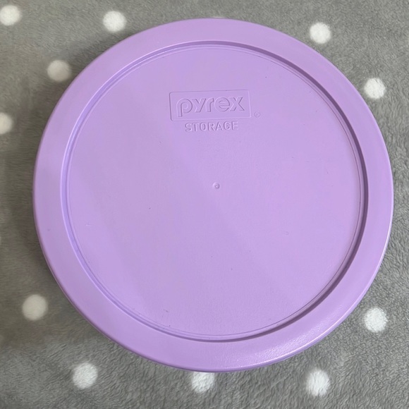 Hello Kitty Pyrex Storage Container - Picture 5 of 6